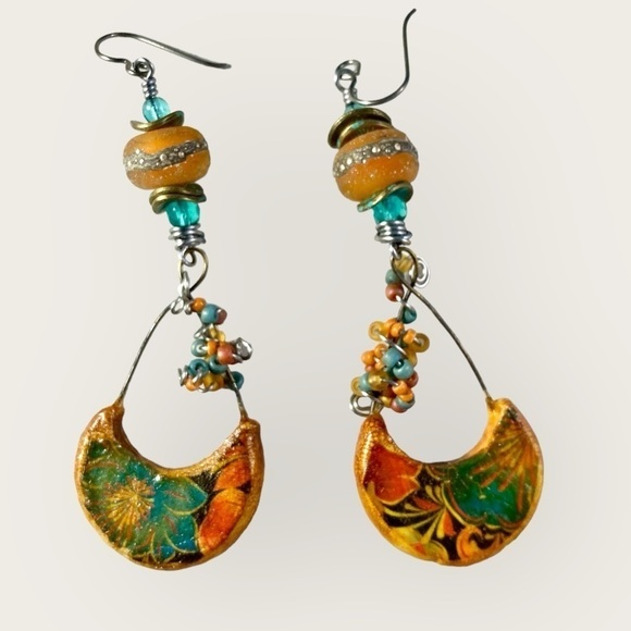 Handmade Artisan beaded earrings - Picture 1 of 3
